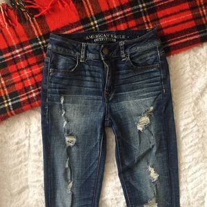 COPY - American eagle distressed jeans